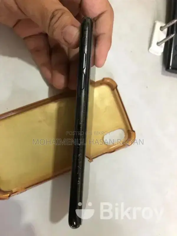 Apple iPhone X 64 (Used)