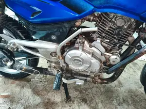 Bajaj Pulsar 150 . 2011