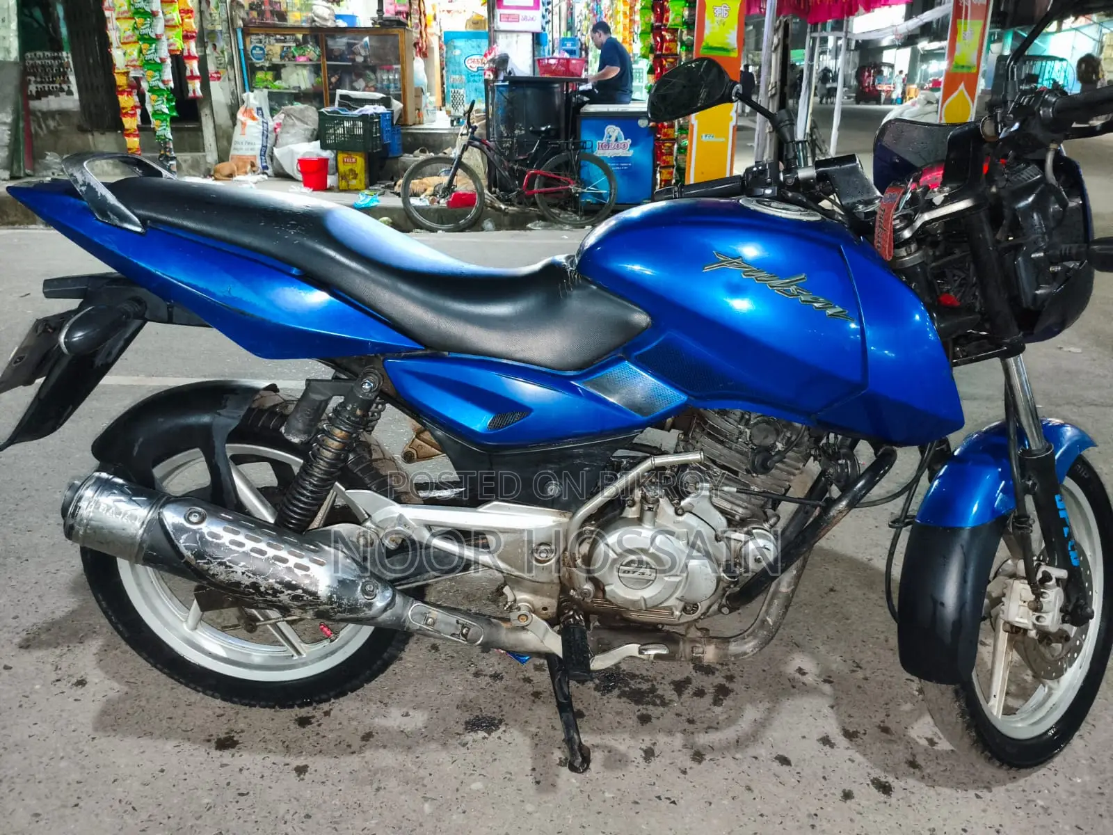Bajaj Pulsar 150 . 2011