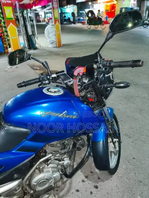 Bajaj Pulsar 150 . 2011
