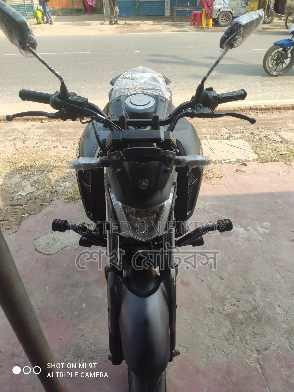 Yamaha FZS black 2025