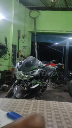 Yamaha FZS 2004