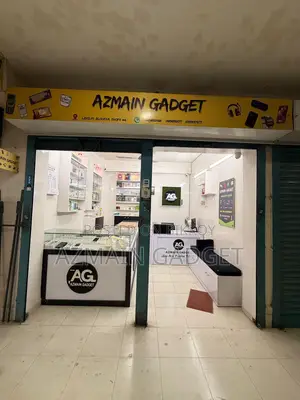 Shop for rent with decoration