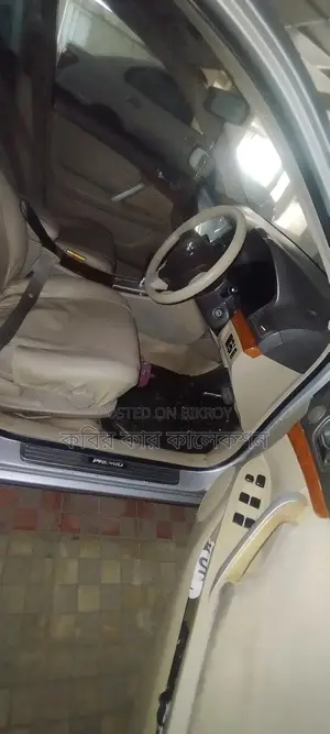 Toyota Premio silver 2005