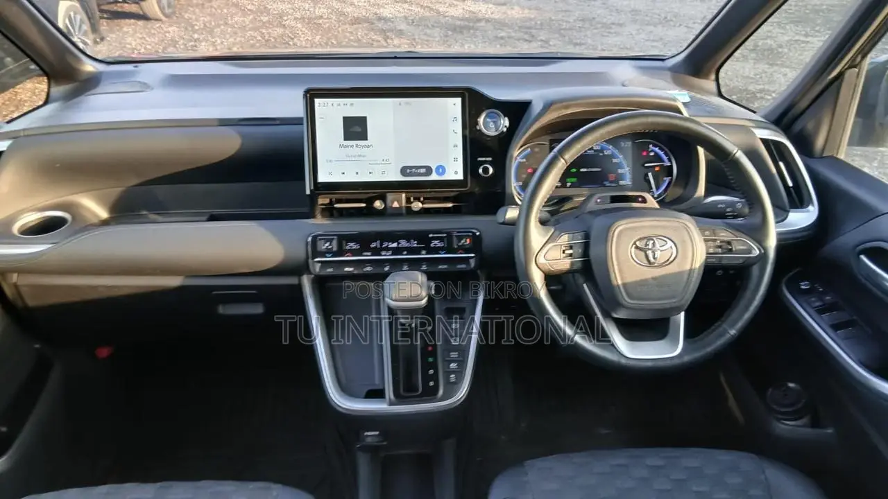 Toyota Voxy SZ 2023