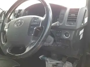 Toyota Hiace SUPER GL DARK PRIME 2 2021