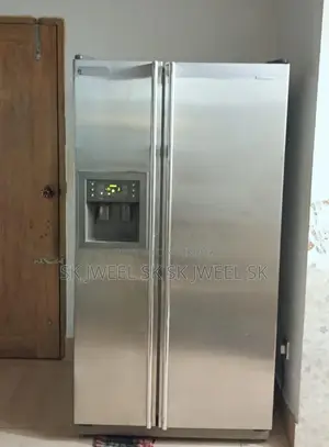 রেফ্রিজারেটর বিক্রি, টাকার দরকার!