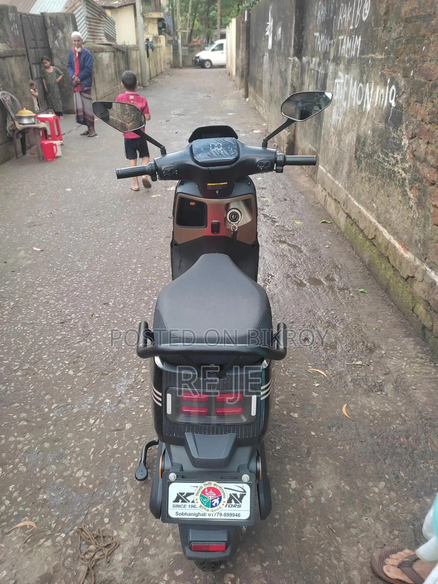 Revoo e-bike 2025
