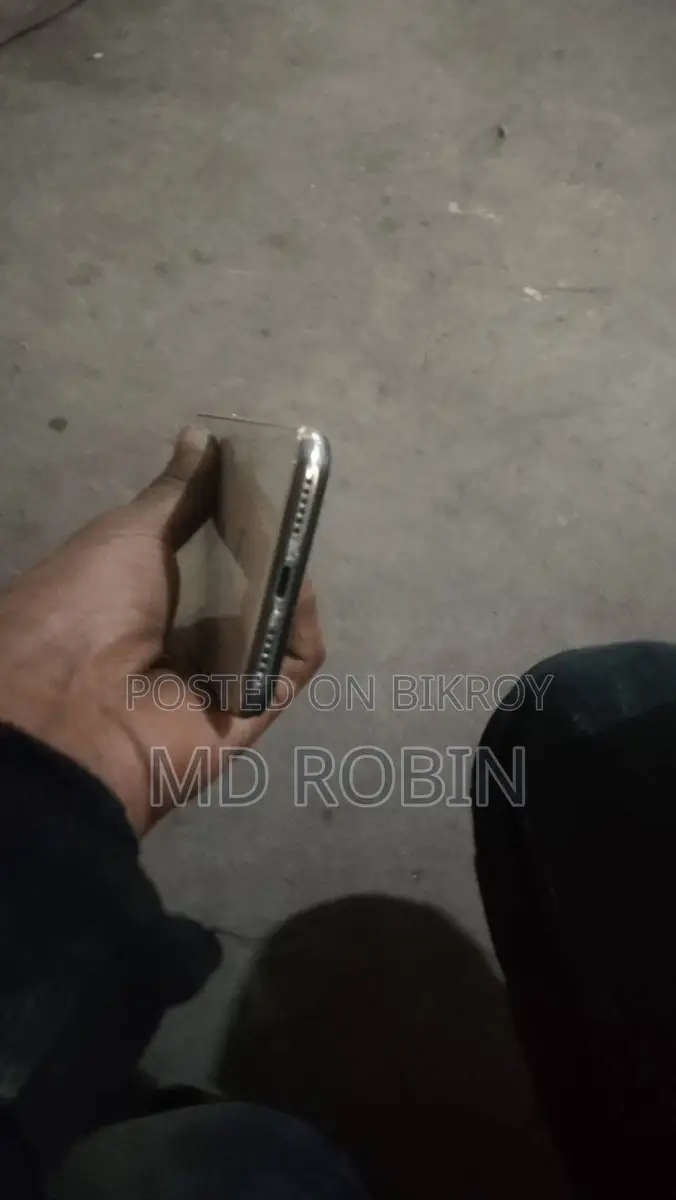 Apple iPhone X (Used)