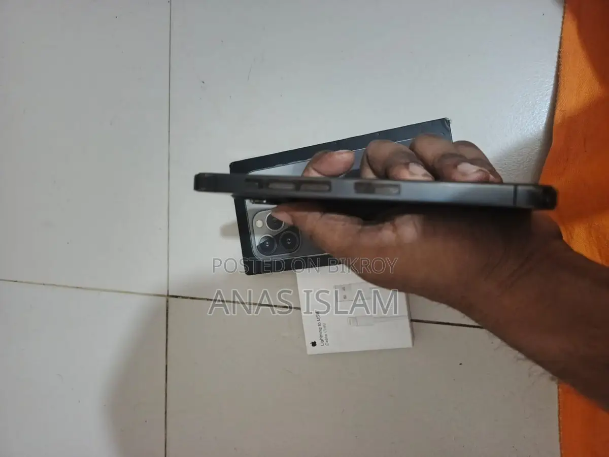 Apple iPhone 13 Pro . (Used)