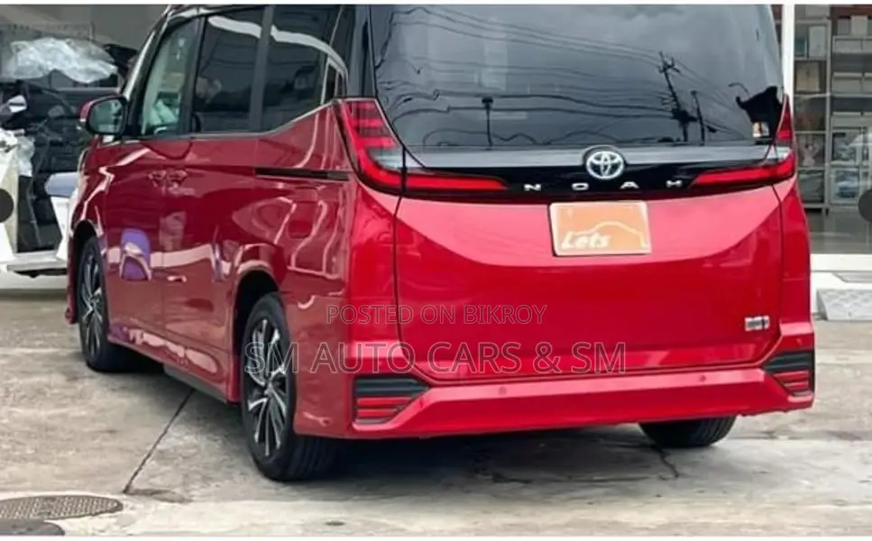 Toyota Noah Hybrid SZ Red New 2023