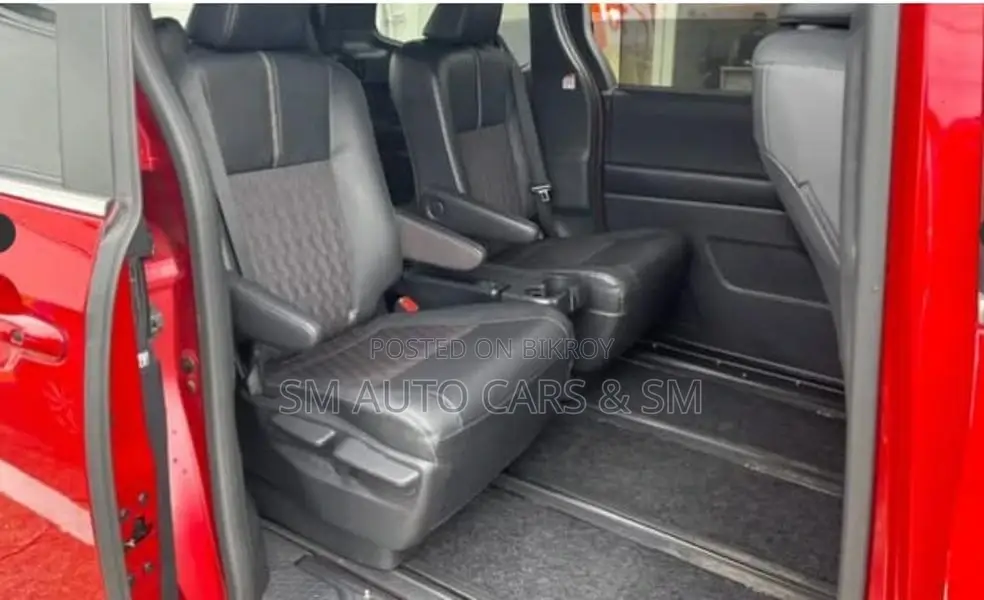 Toyota Noah Hybrid SZ Red New 2023