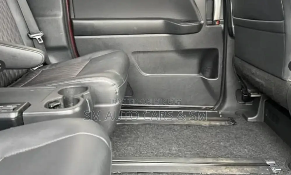 Toyota Noah Hybrid SZ Red New 2023