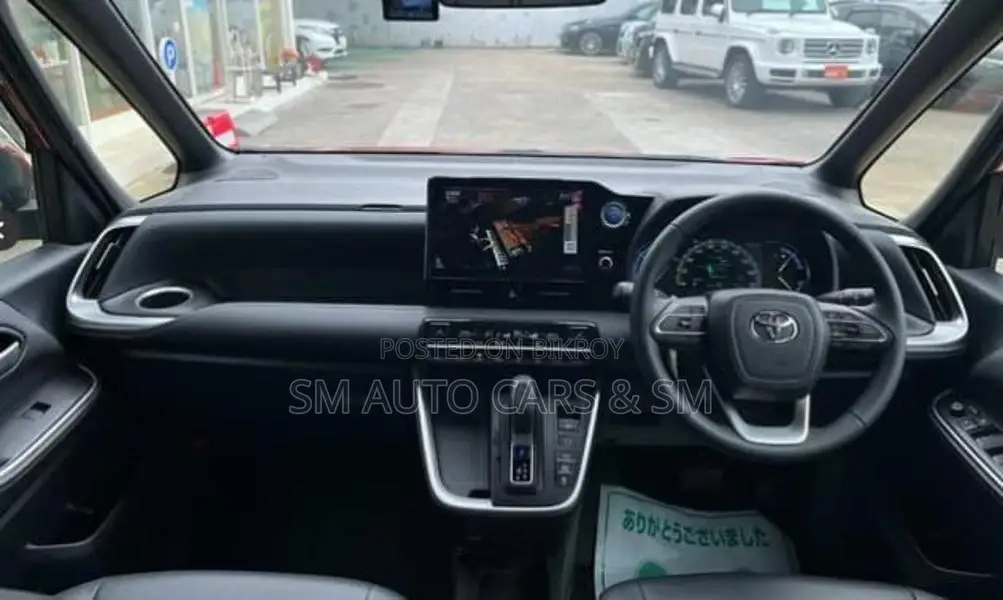 Toyota Noah Hybrid SZ Red New 2023
