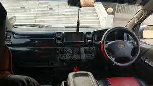Toyota Hiace 2005