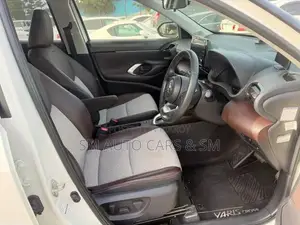 Toyota Yaris Cross Z Pearl & Black 2021