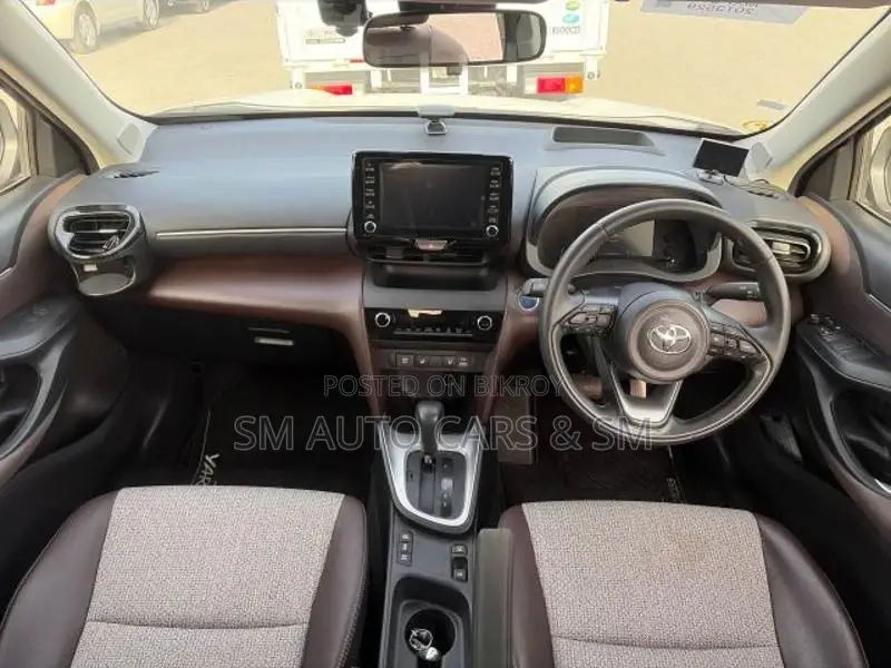 Toyota Yaris Cross Z Pearl & Black 2021