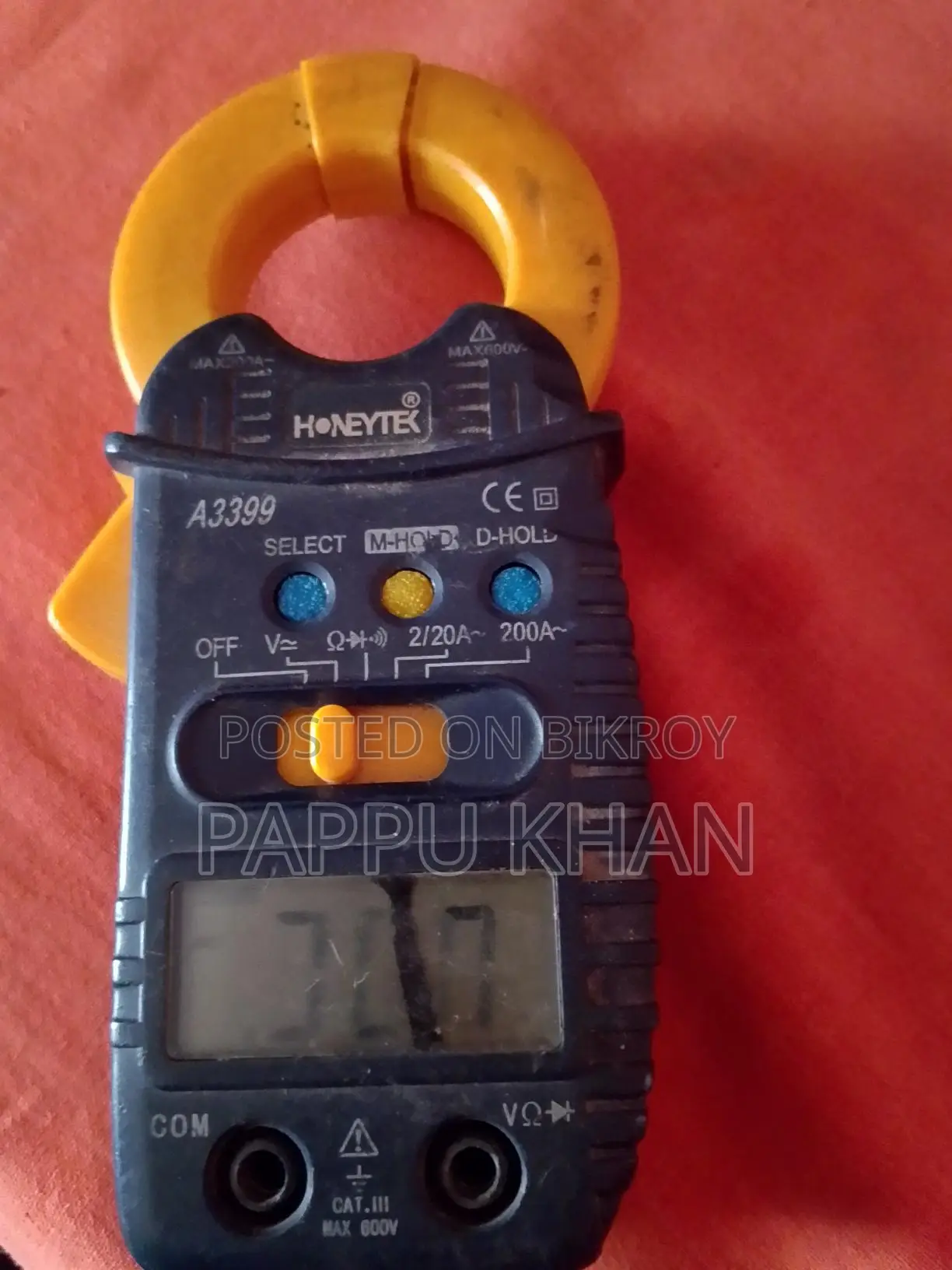 Clamp Meter.