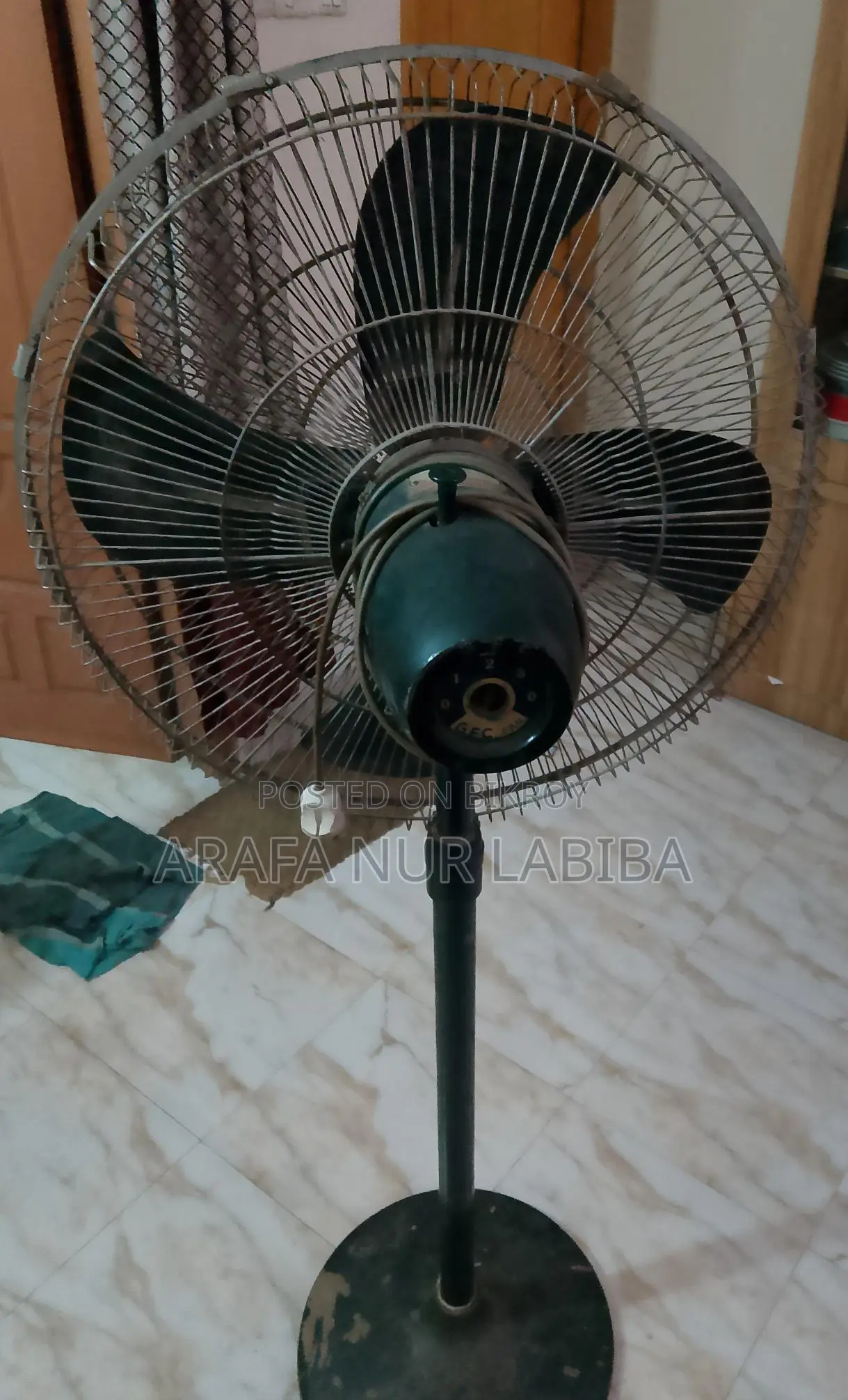 Gec Stand Fan বিক্রয় হবে এটি পুরাতন তবে শক্তিশালী