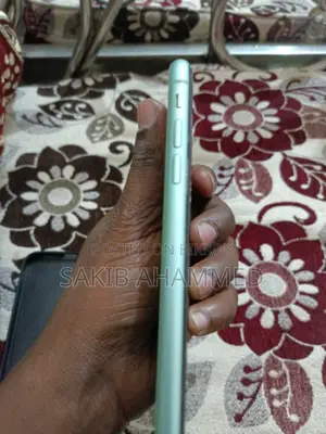Apple iPhone 11 (Used)