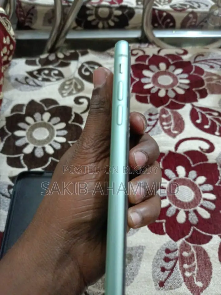 Apple iPhone 11 (Used)