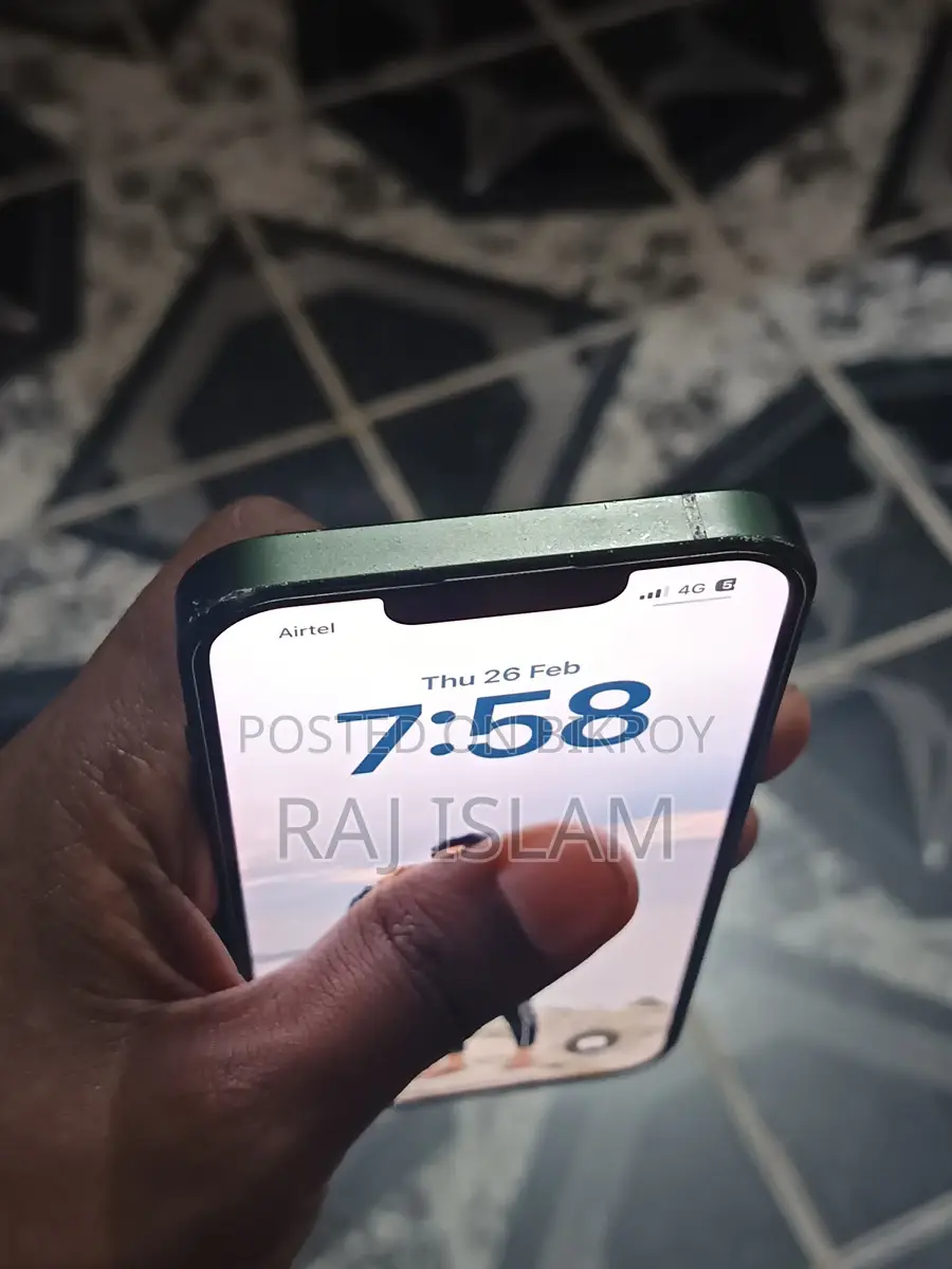 Apple iPhone 13 (Used)