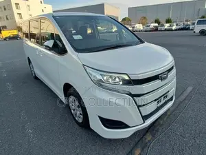 Toyota Noah X Non Hybrid Pearl 2020