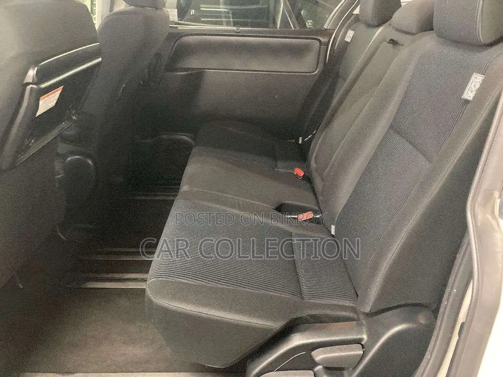 Toyota Noah X Non Hybrid Pearl 2020