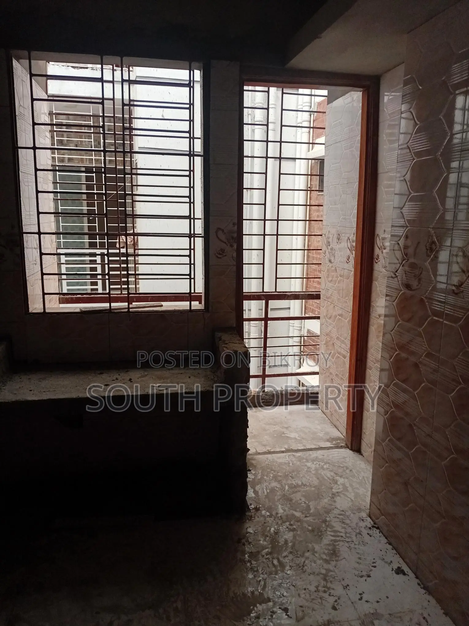 রিয়াজবাগ, ঢাকায় ১৩২০ বর্গফুটের ফ্ল্যাট বিক্রির জন্য প্রস্তুত