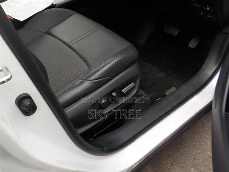 Toyota Corolla Cross z PACKAGE 2023