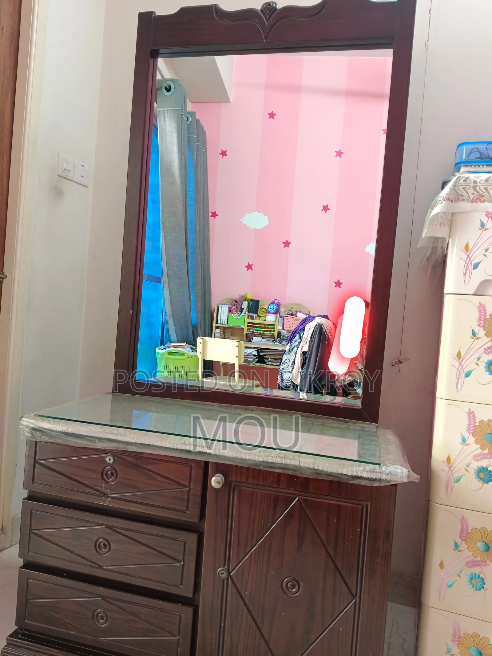 Dressing Table with Seater