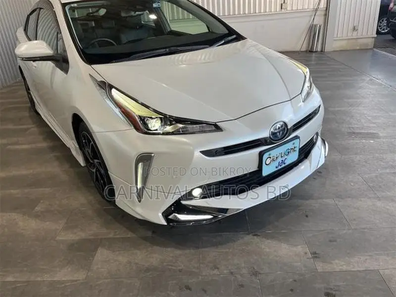 Toyota Prius S SAFETY PLUS II 2021 White