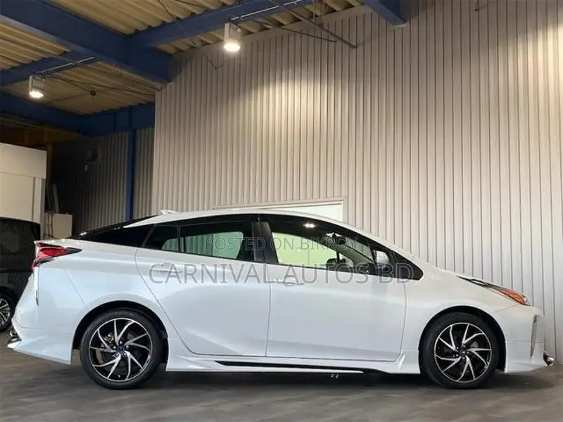 Toyota Prius S SAFETY PLUS II 2021 White