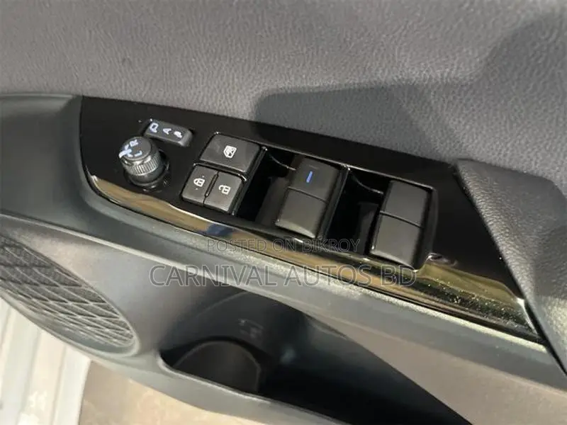 Toyota Prius S SAFETY PLUS II 2021 White