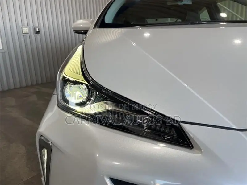 Toyota Prius S SAFETY PLUS II 2021 White