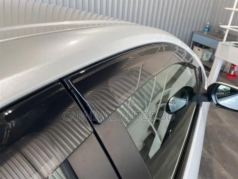 Toyota Prius S SAFETY PLUS II 2021 White