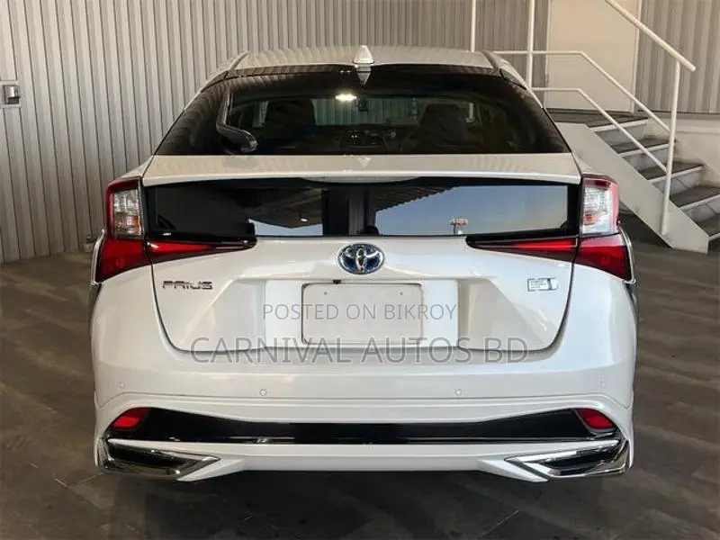Toyota Prius S SAFETY PLUS II 2021 White