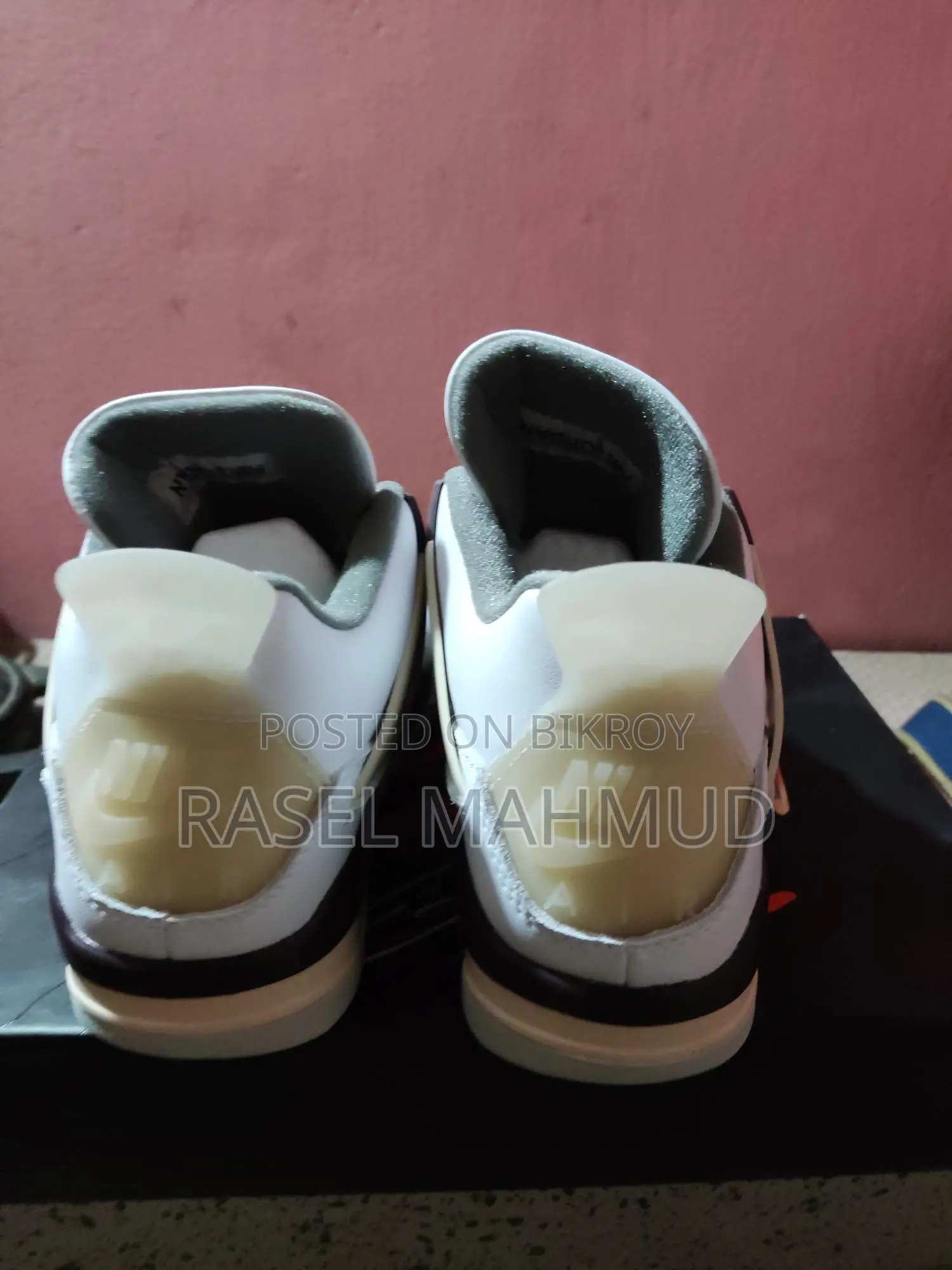 Jordan 4 Military of White Color.