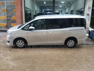 Toyota Noah NON HV PACKAGE 2021