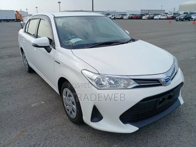 Toyota Axio Ex Package HYBRID 20 2020