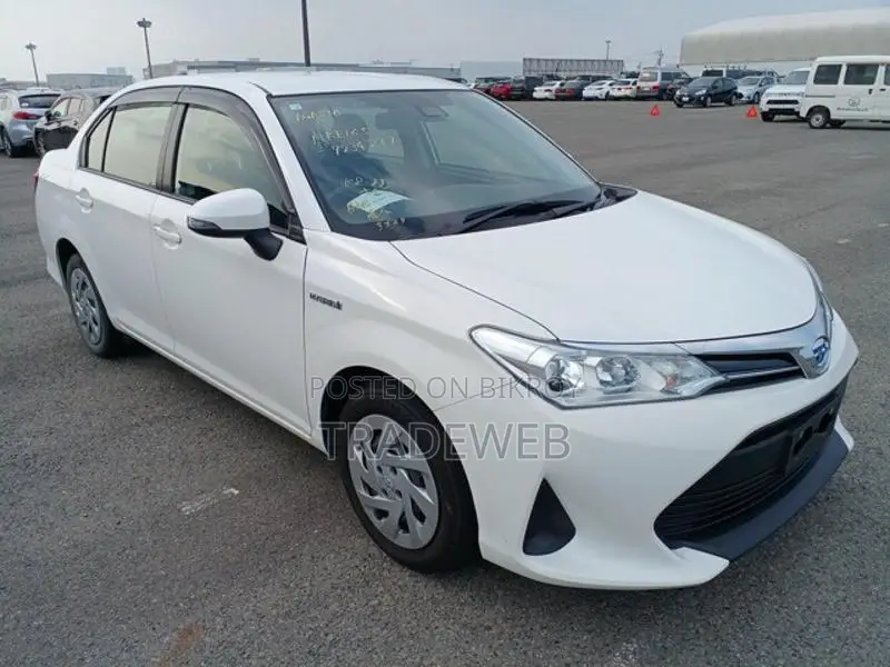 Toyota Axio Ex Package HYBRID 20 2020