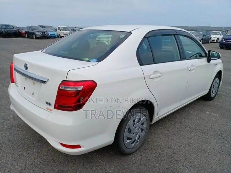Toyota Axio Ex Package HYBRID 20 2020