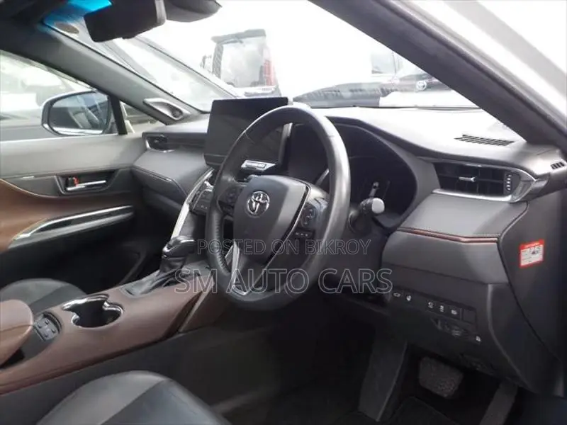 Toyota Harrier Non Hybrid Z Pearl 2023