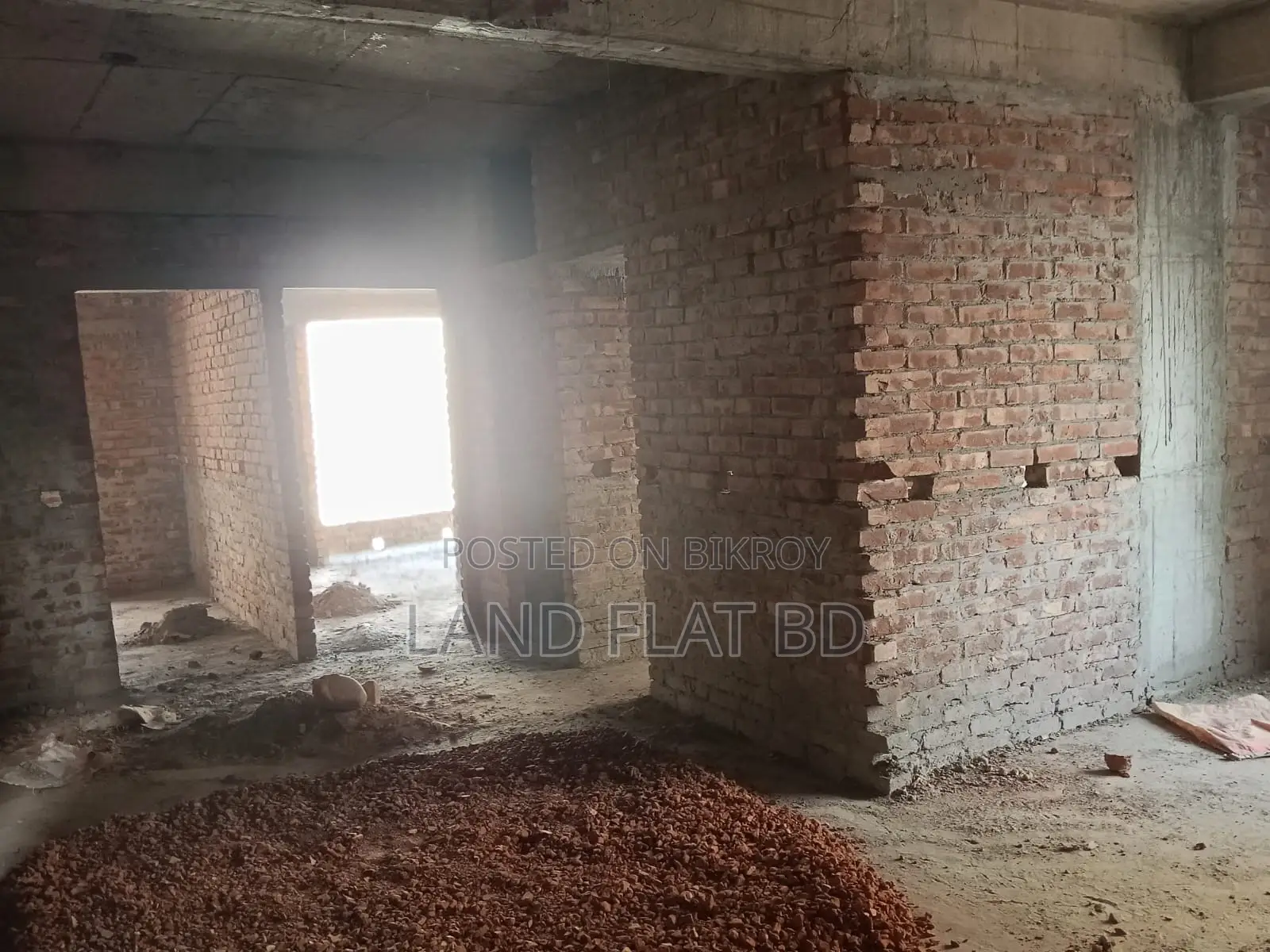 SOUTH FACING @ READY FLAT FOR SALE 1600 SFT