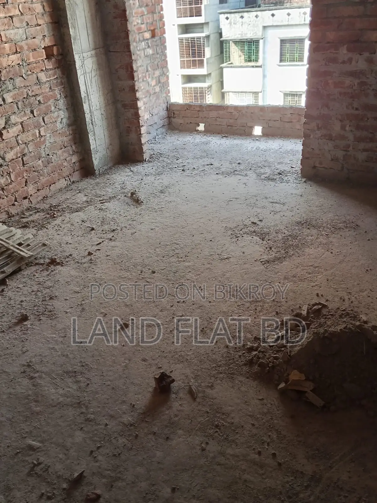 SOUTH FACING @ READY FLAT FOR SALE 1600 SFT