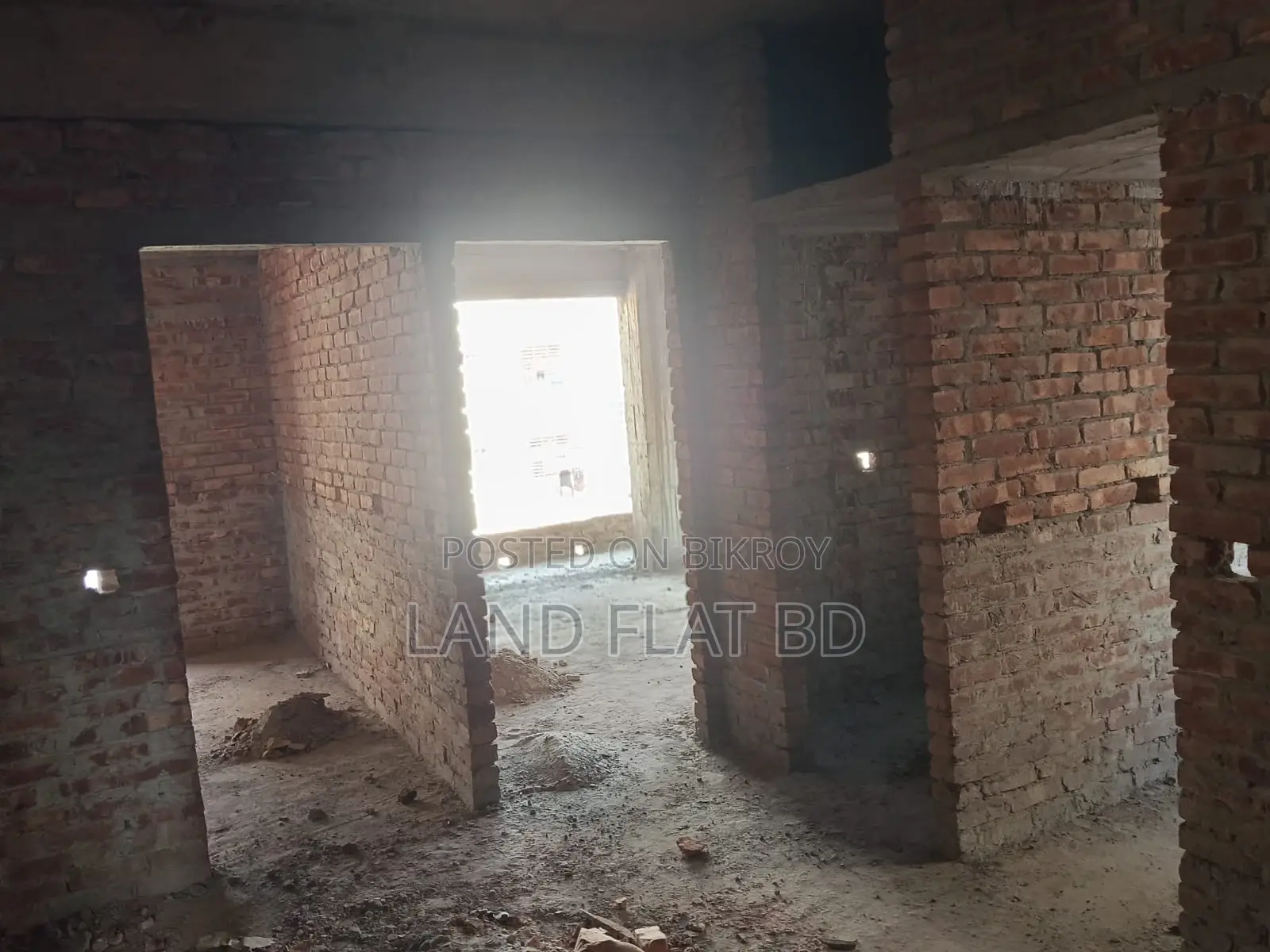 SOUTH FACING @ READY FLAT FOR SALE 1600 SFT