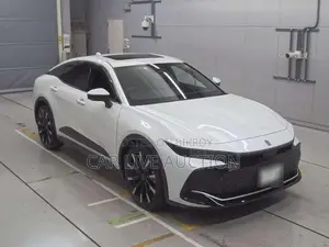 Toyota Crown RS 2022