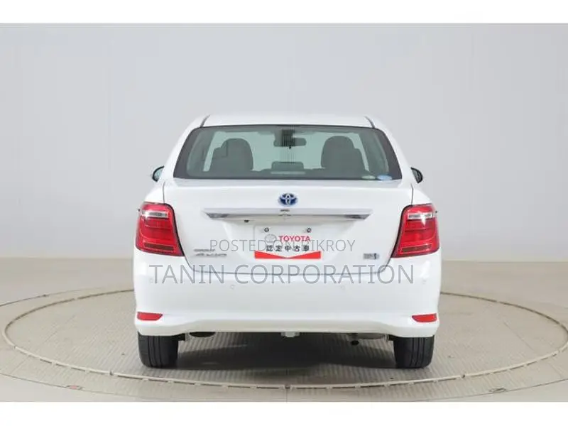 Toyota Axio Hybrid EX Push. 2020