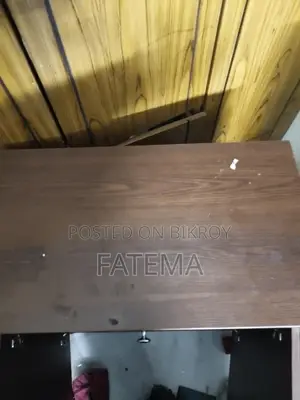 Used for 1 Month... Absolutely Fresh... Selling because I need a bigger show rack