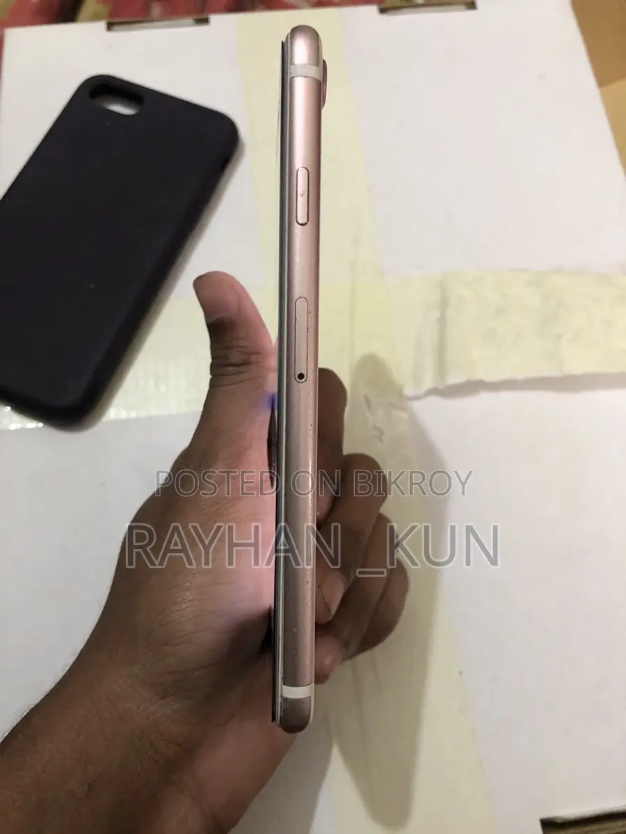 Apple iPhone 7 (128GB) (Used)
